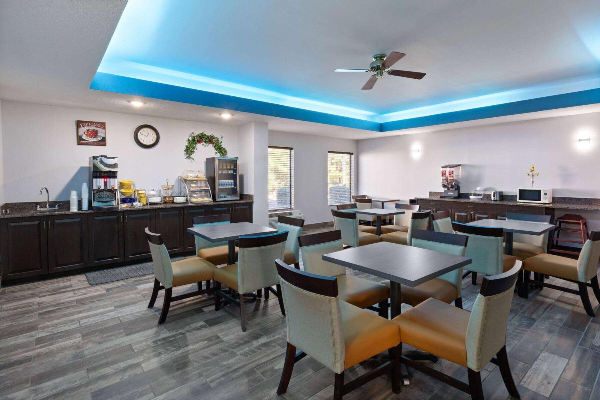 Hotel Baymont By Wyndham 2*