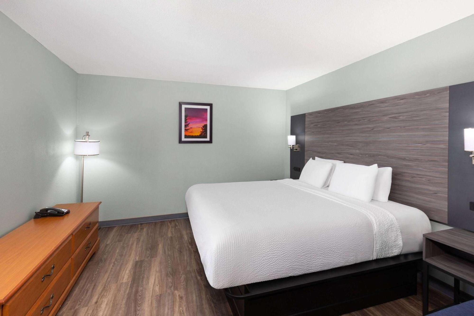 Hotel Baymont By Wyndham 2*