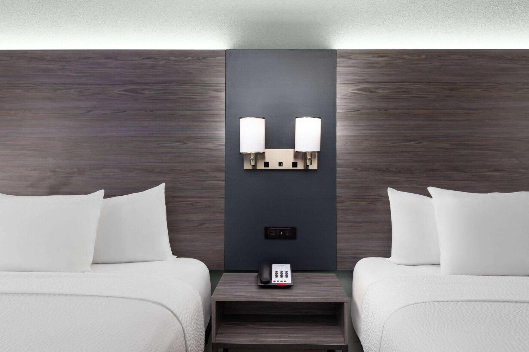 Hotel Baymont By Wyndham Creedmoor