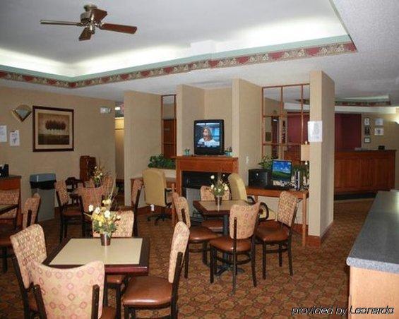 Hotel Baymont By Wyndham Creedmoor